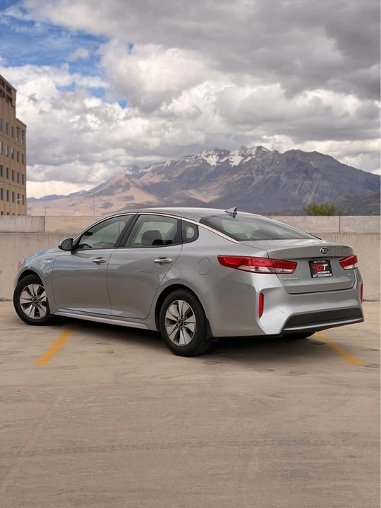 2017 Kia Optima/K5 - Image 8 of 19