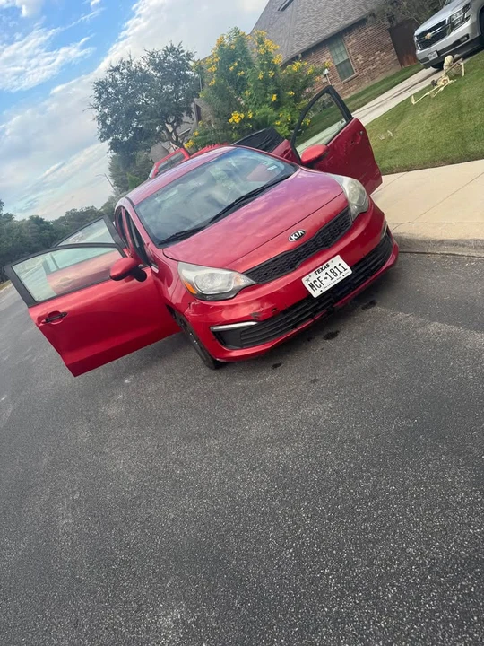 2017 Kia Rio - Image 2 of 8