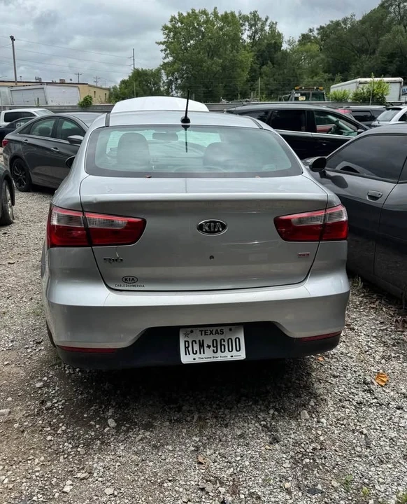 2017 Kia Rio - Image 4 of 5