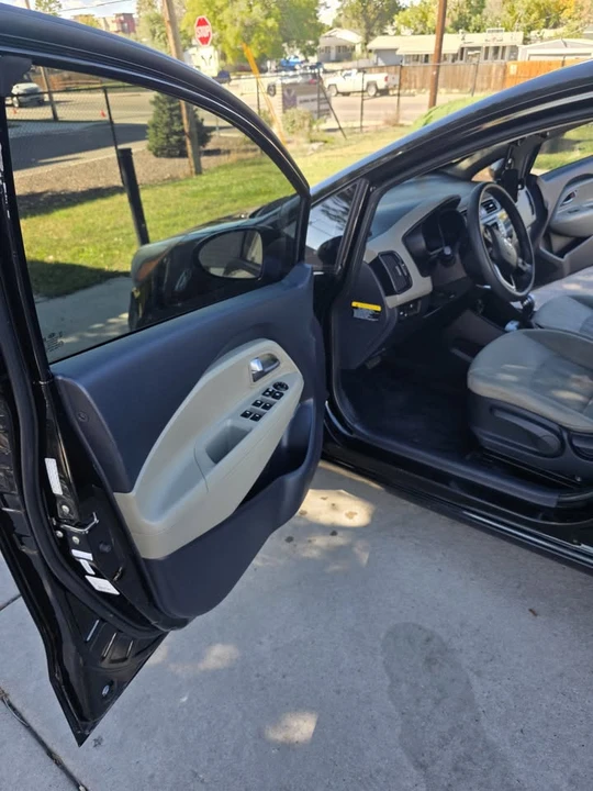 2017 Kia Rio - Image 6 of 10