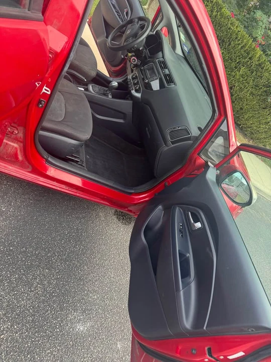 2017 Kia Rio - Image 3 of 8