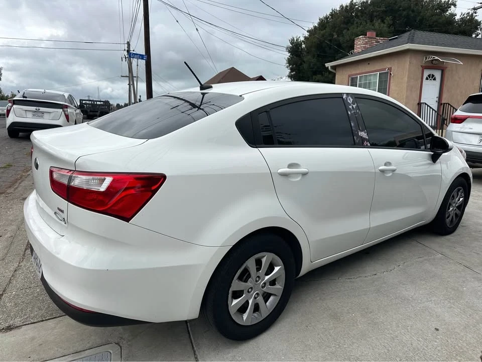 2017 Kia Rio - Image 4 of 9