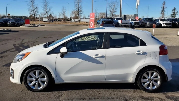 2017 Kia Rio - Image 4 of 15