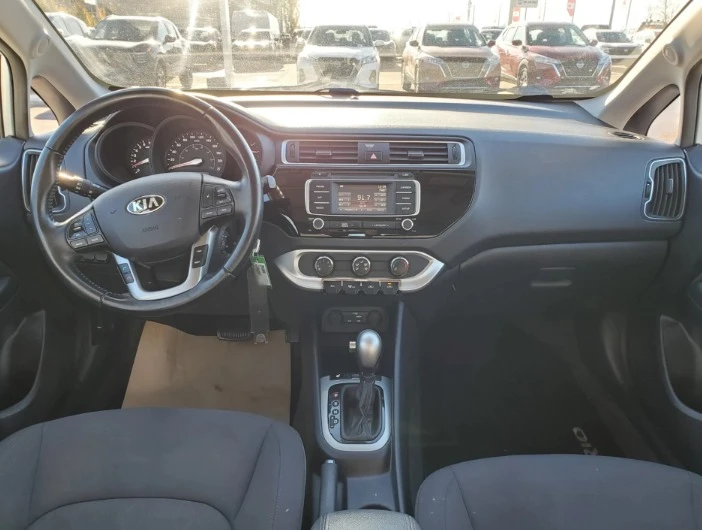 2017 Kia Rio - Image 10 of 15