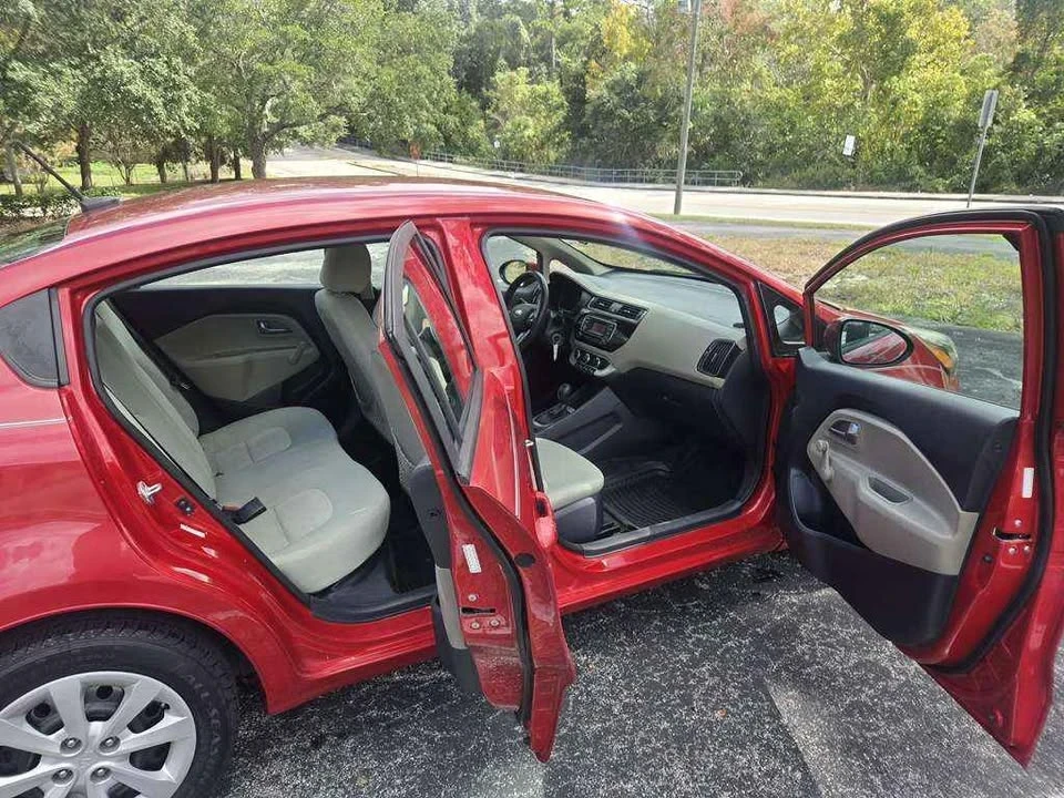 2017 Kia Rio - Image 7 of 18