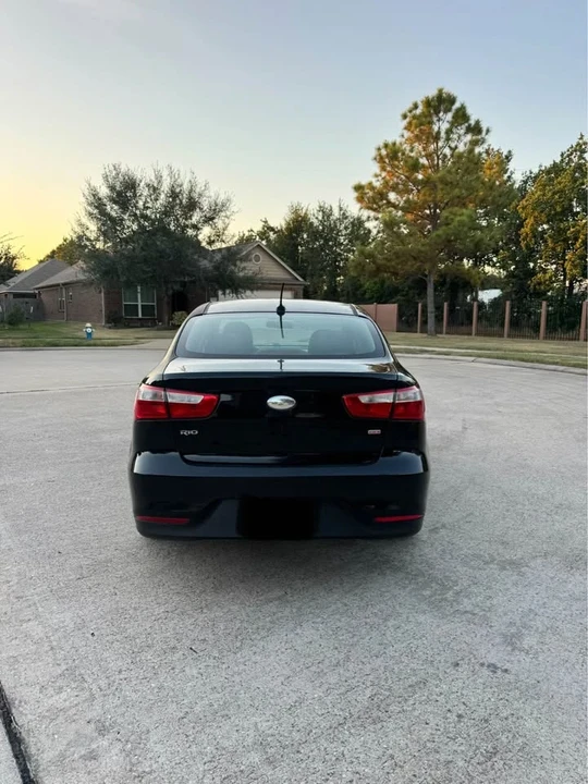 2017 Kia Rio - Image 3 of 7