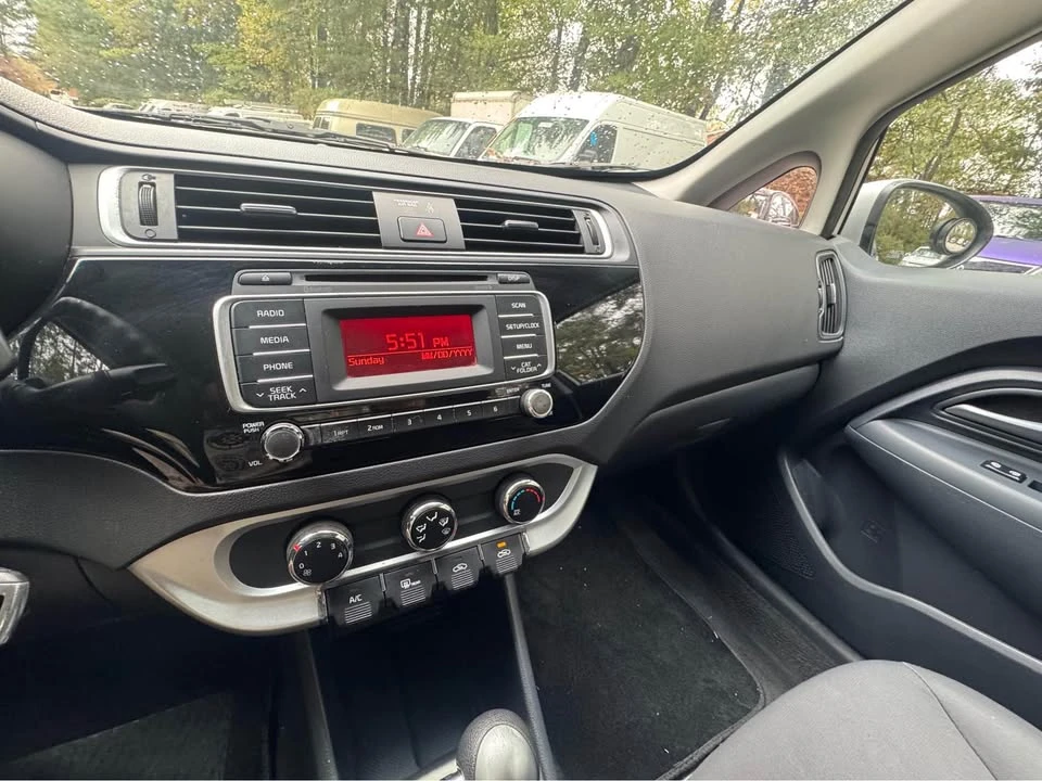 2017 Kia Rio - Image 10 of 12