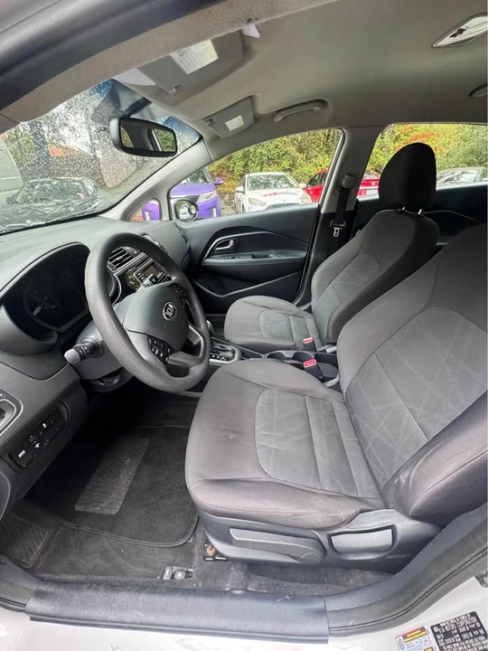 2017 Kia Rio - Image 7 of 12