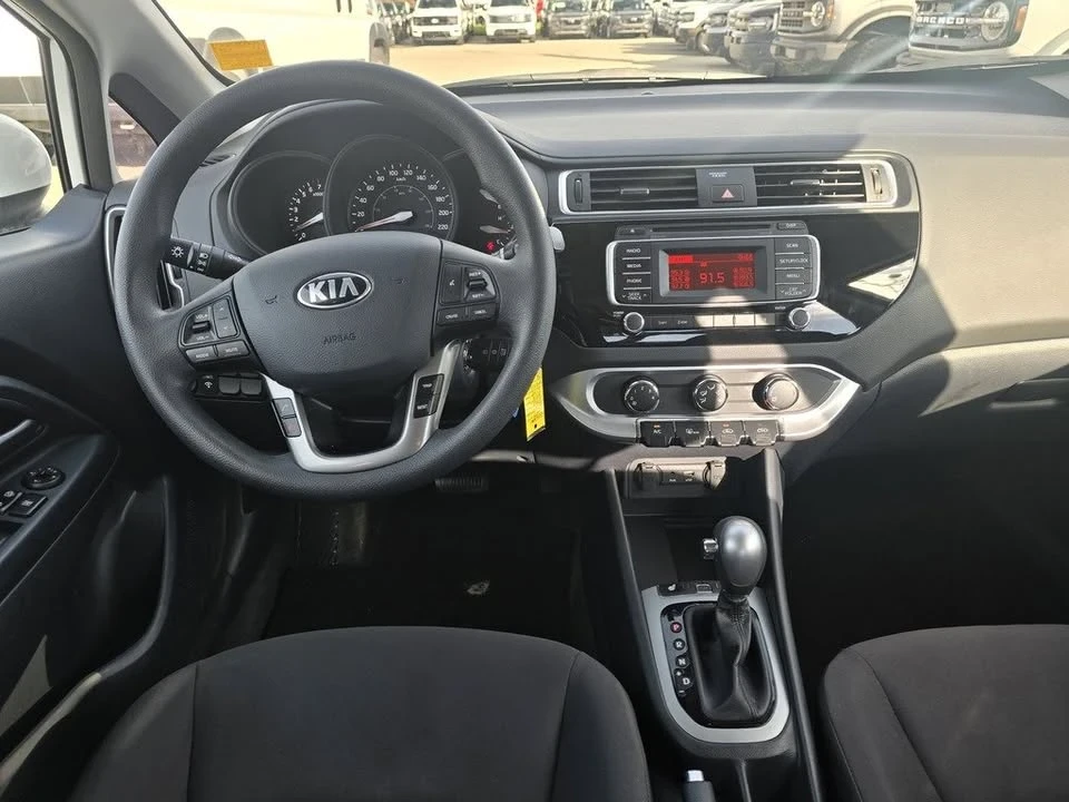 2017 Kia Rio - Image 12 of 17