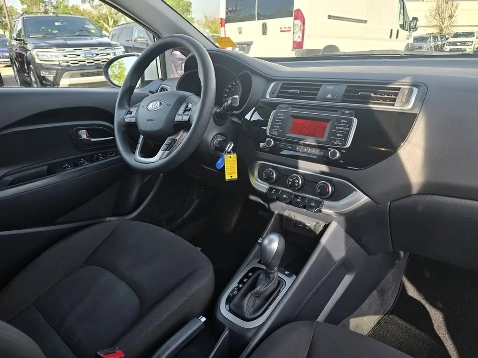 2017 Kia Rio - Image 9 of 17