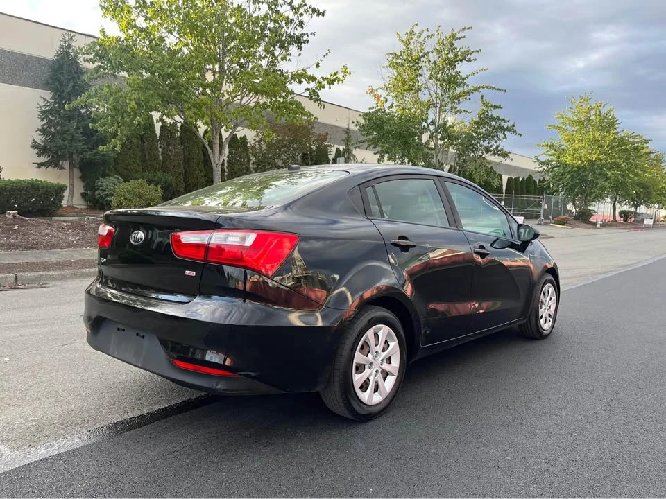 2017 Kia Rio - Image 3 of 8