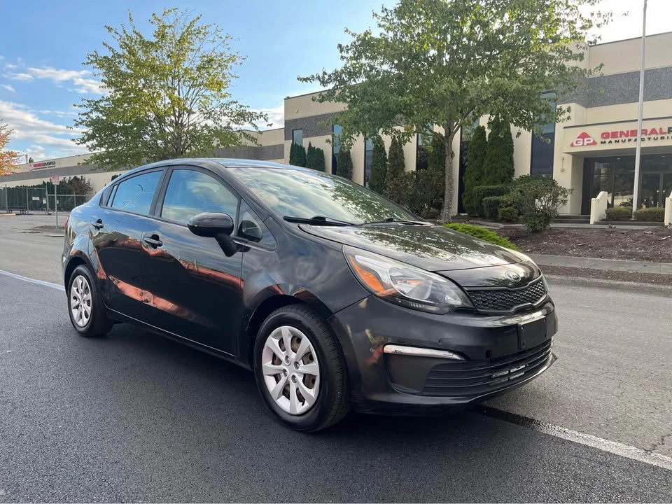 2017 Kia Rio - Image 4 of 8