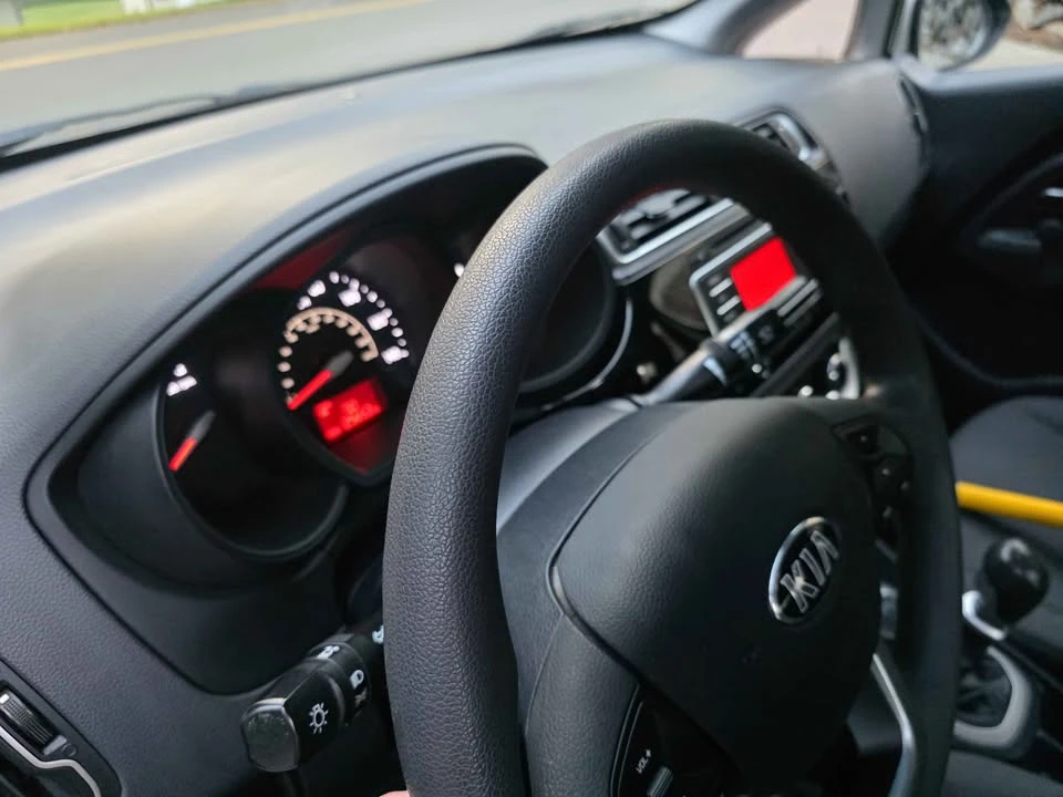 2017 Kia Rio - Image 7 of 14