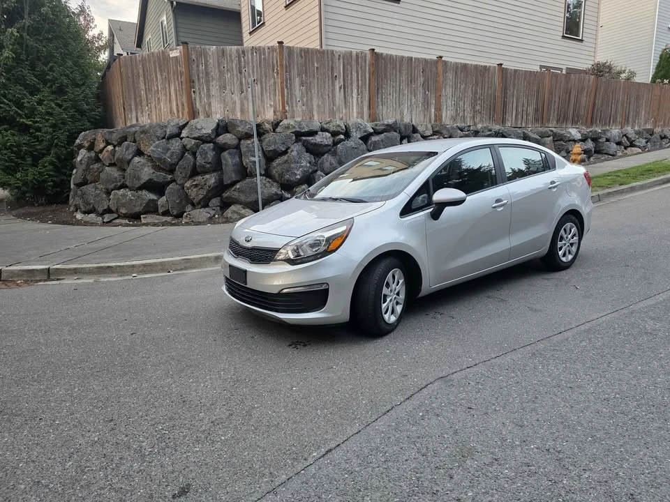 2017 Kia Rio - Image 2 of 14