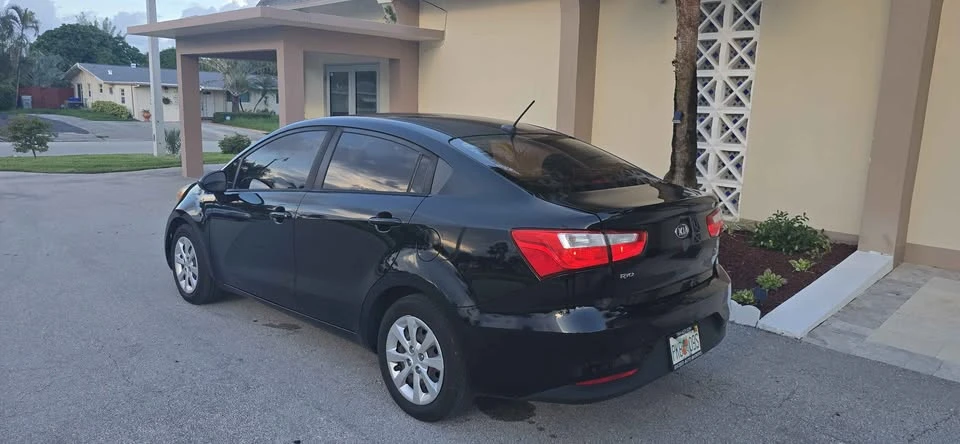 2017 Kia Rio - Image 7 of 10