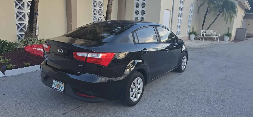 2017 Kia Rio - Image 5 of 10
