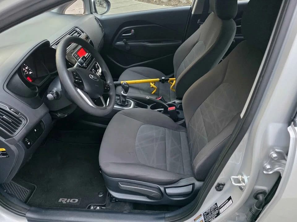 2017 Kia Rio - Image 8 of 14