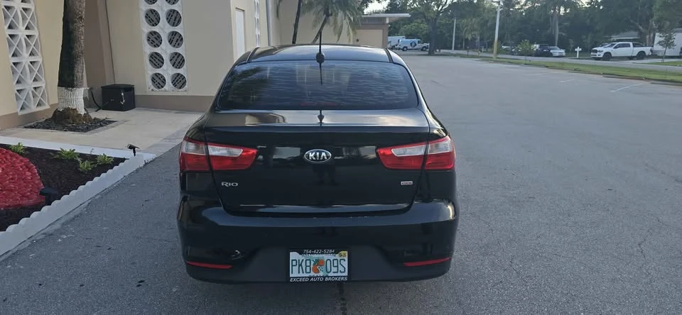 2017 Kia Rio - Image 6 of 10