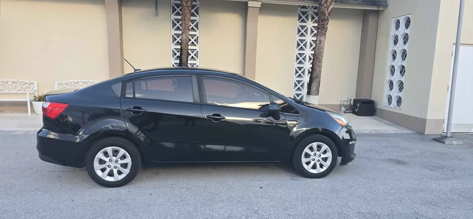 2017 Kia Rio - Image 4 of 10