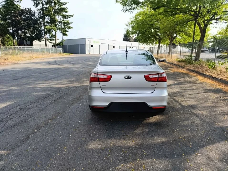 2017 Kia Rio - Image 5 of 18