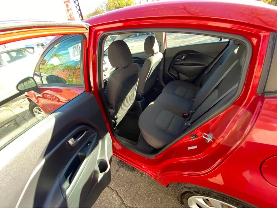 2017 Kia Rio - Image 4 of 11