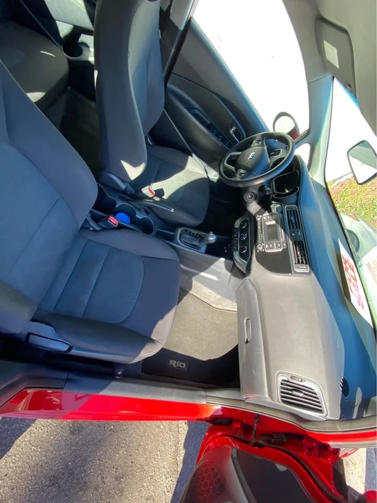 2017 Kia Rio - Image 6 of 11