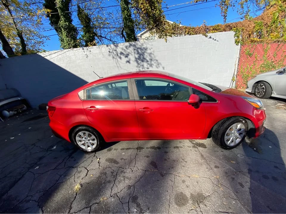 2017 Kia Rio - Image 8 of 11