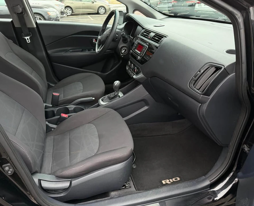 2017 Kia Rio - Image 11 of 19