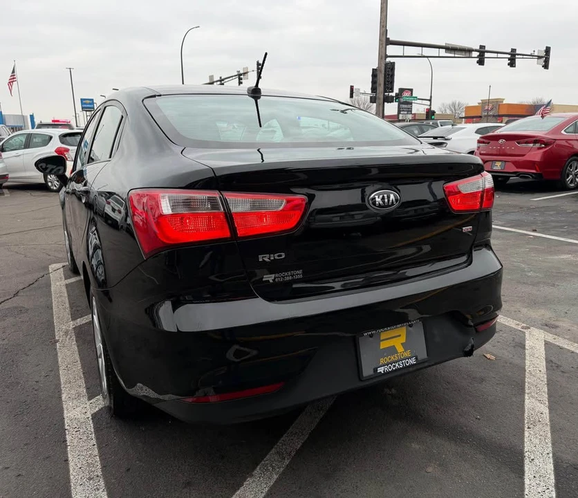 2017 Kia Rio - Image 8 of 19