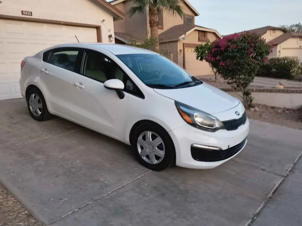 2017 Kia Rio - Image 16 of 19