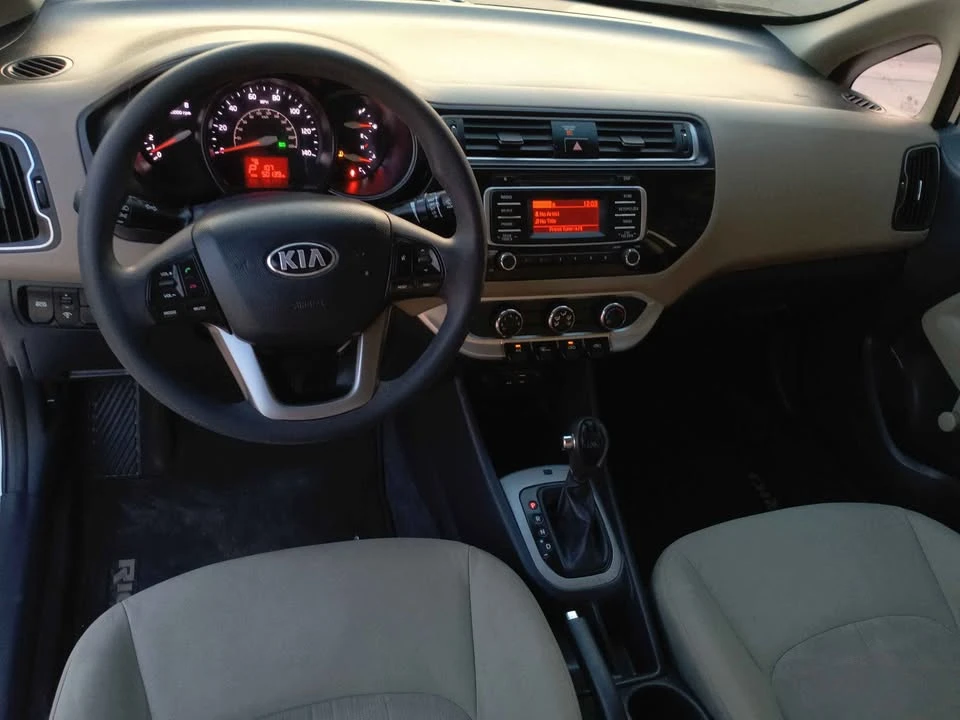 2017 Kia Rio - Image 8 of 19