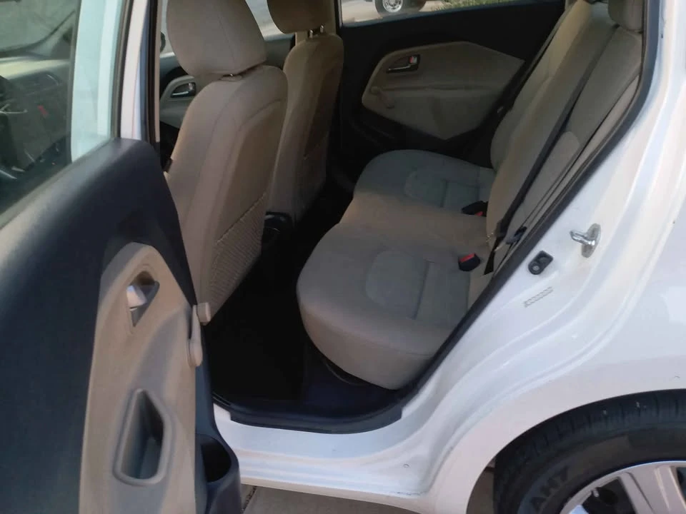 2017 Kia Rio - Image 9 of 19