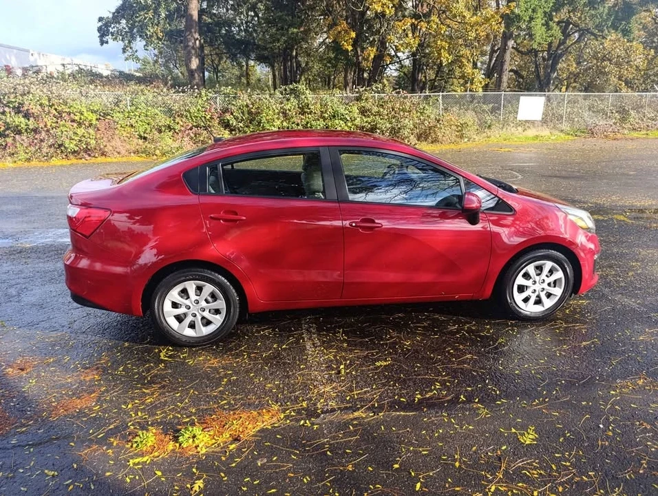 2017 Kia Rio - Image 13 of 18