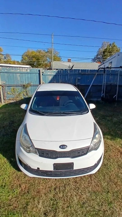2017 Kia Rio - Image 5 of 15
