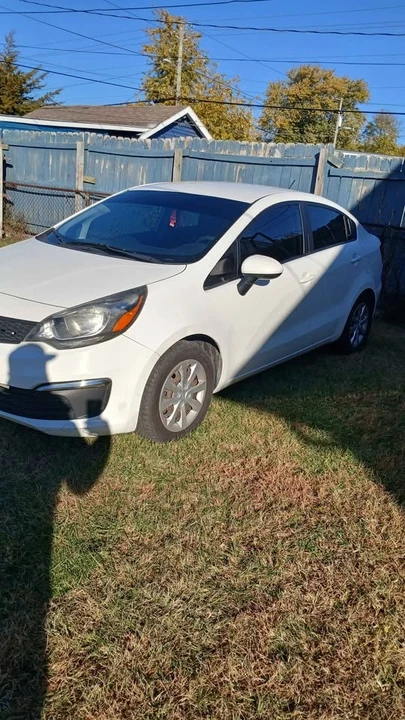 2017 Kia Rio - Image 6 of 15
