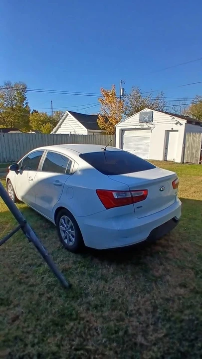 2017 Kia Rio - Image 7 of 15