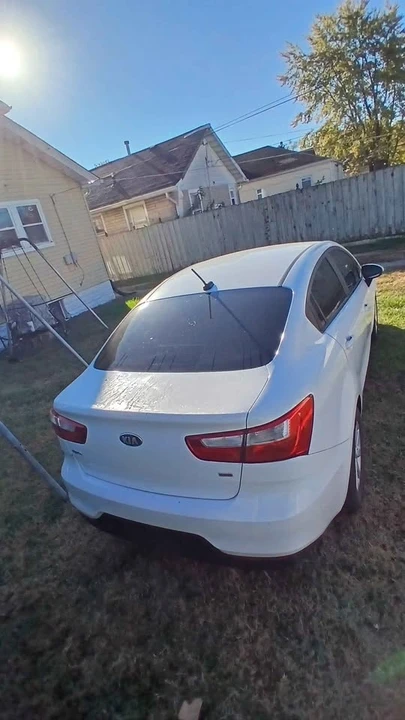 2017 Kia Rio - Image 4 of 15