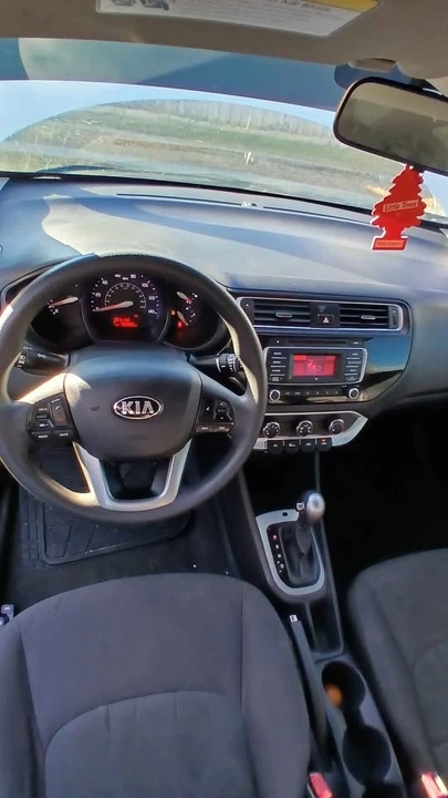 2017 Kia Rio - Image 10 of 15