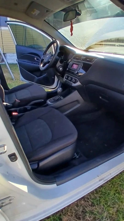2017 Kia Rio - Image 11 of 15