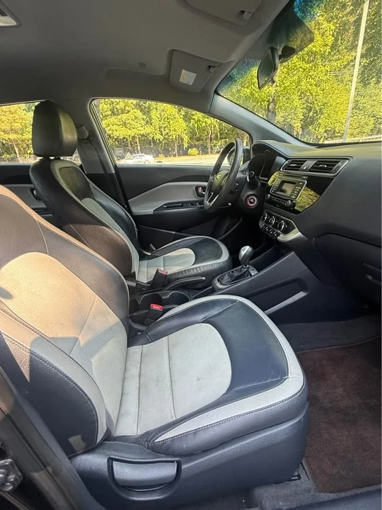 2017 Kia Rio - Image 10 of 14
