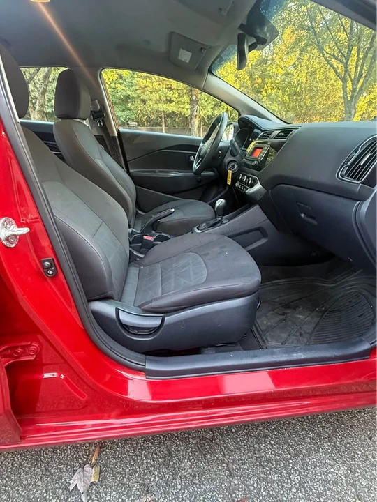2017 Kia Rio - Image 9 of 13