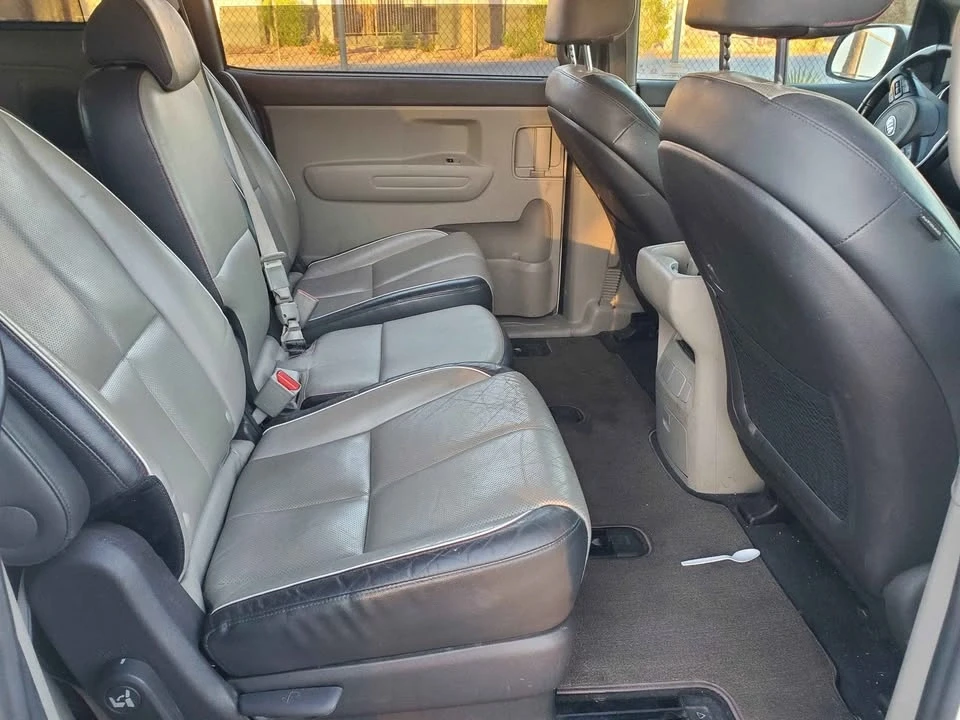 2017 Kia Carnival - Image 7 of 14