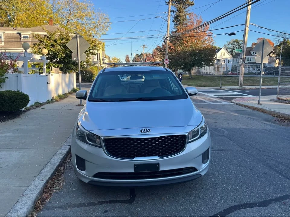 2017 Kia Carnival - Image 13 of 13