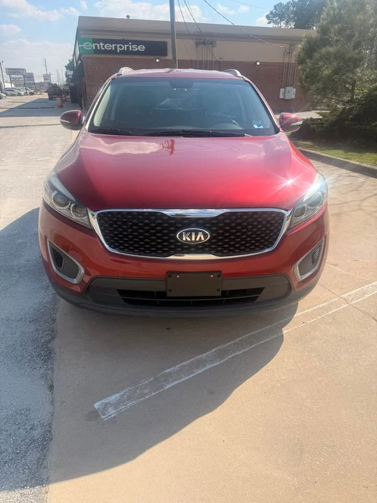 2017 Kia Sorento - Image 2 of 10