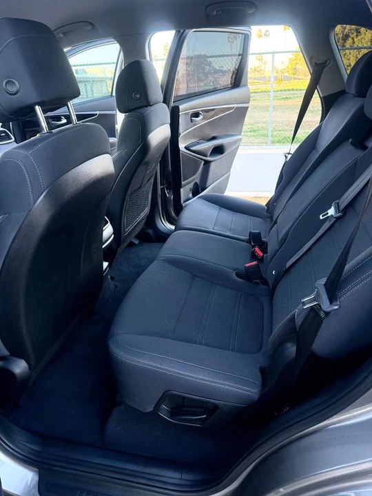 2017 Kia Sorento - Image 16 of 19