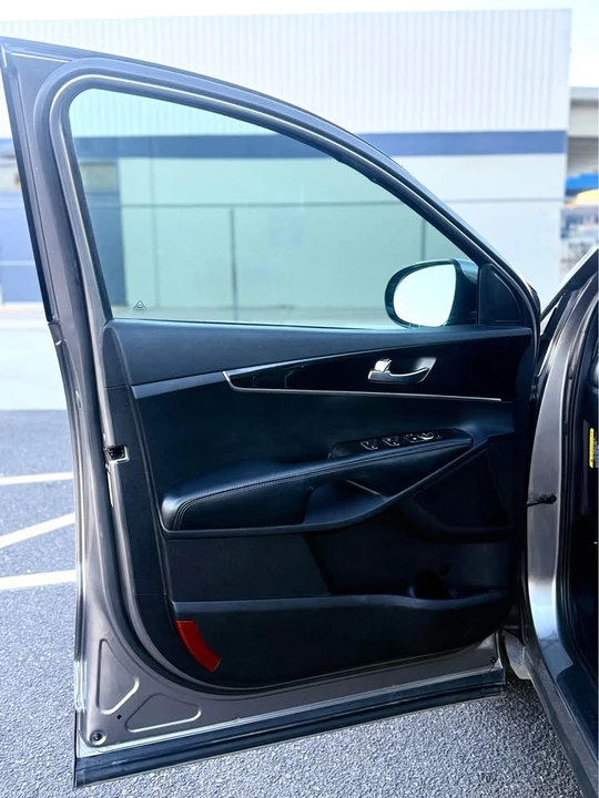 2017 Kia Sorento - Image 12 of 19
