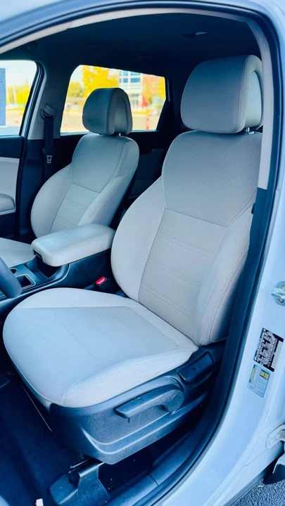 2017 Kia Sorento - Image 9 of 18