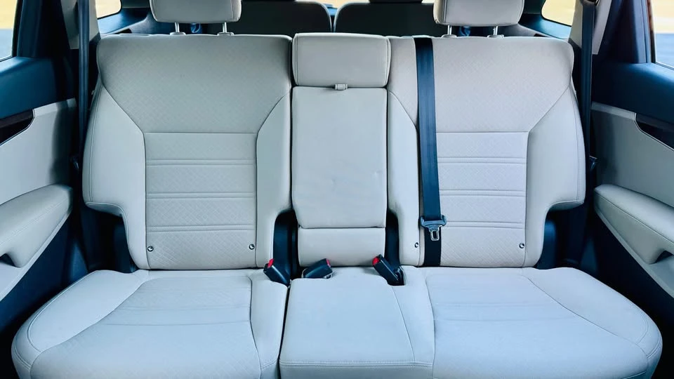 2017 Kia Sorento - Image 15 of 18