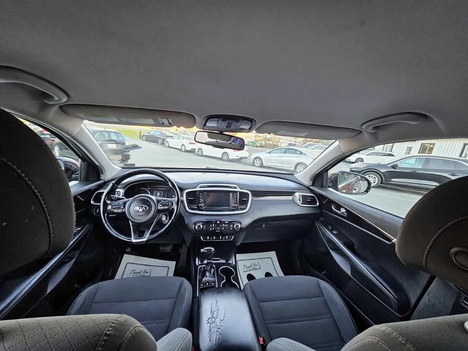 2017 Kia Sorento - Image 14 of 19