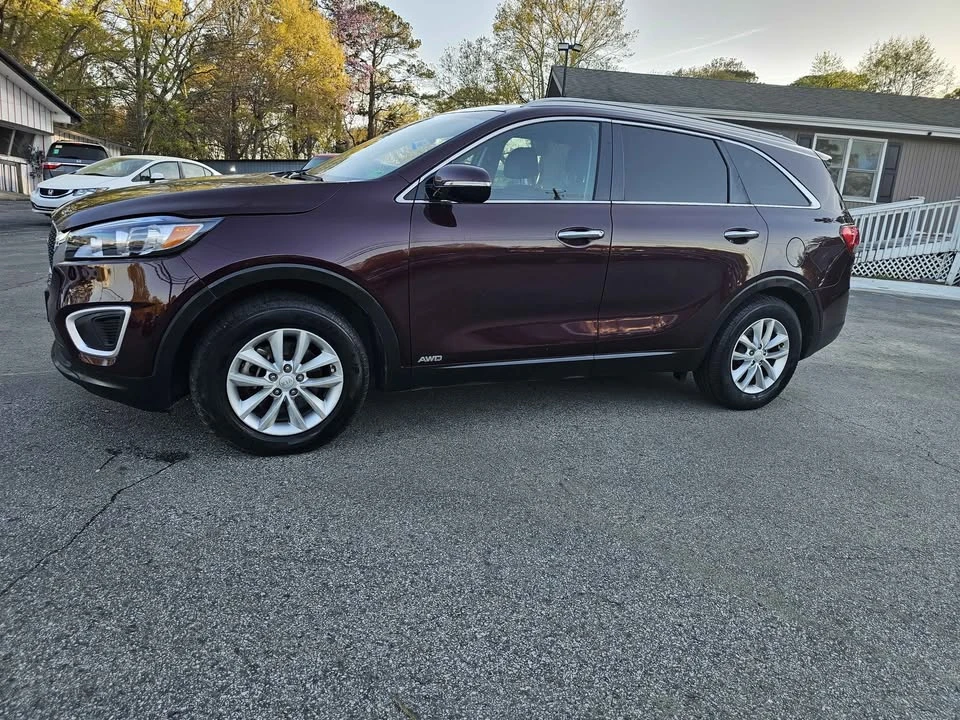 2017 Kia Sorento - Image 6 of 19